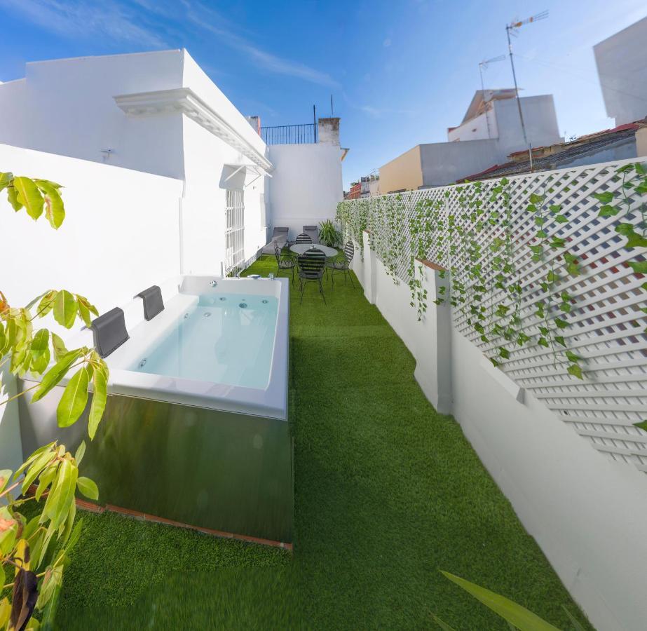 Downtown Apartment With Private Terrace & Jacuzzi Sevilla Exterior foto